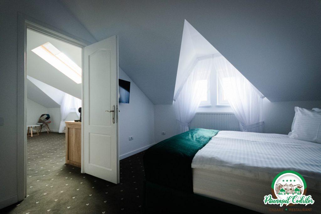 cazare motel Bucovina Campulung Moldovenesc Paunasul Codrilor