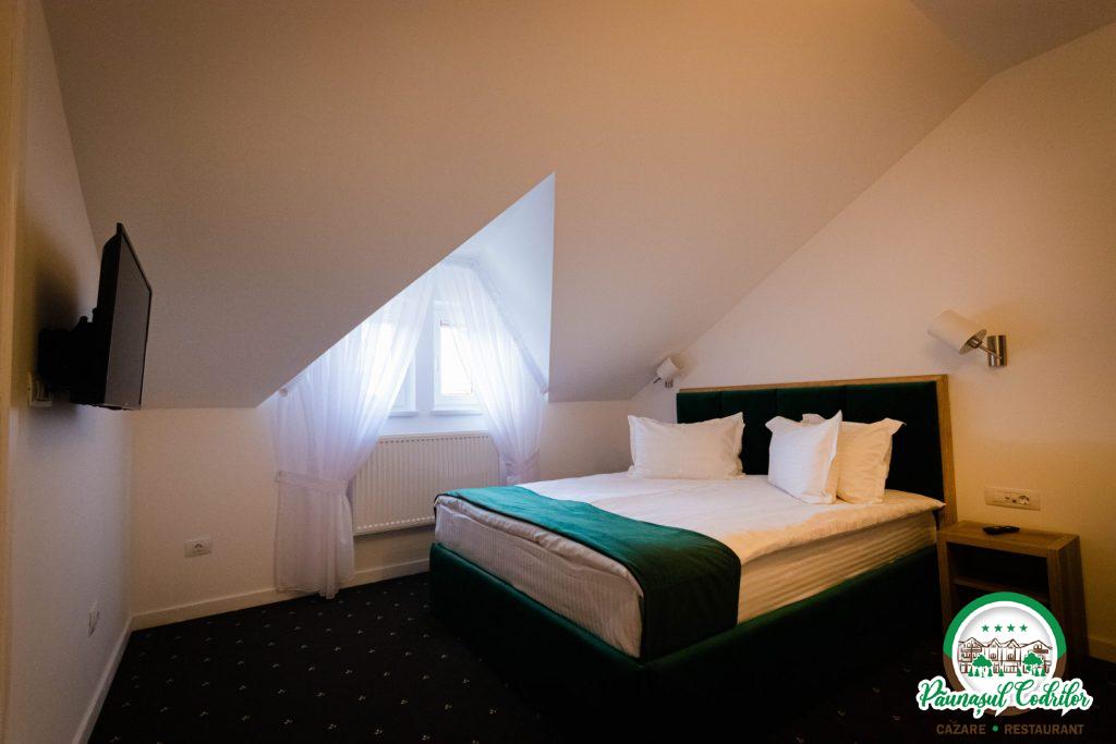 cazare motel Bucovina Campulung Moldovenesc Paunasul Codrilor