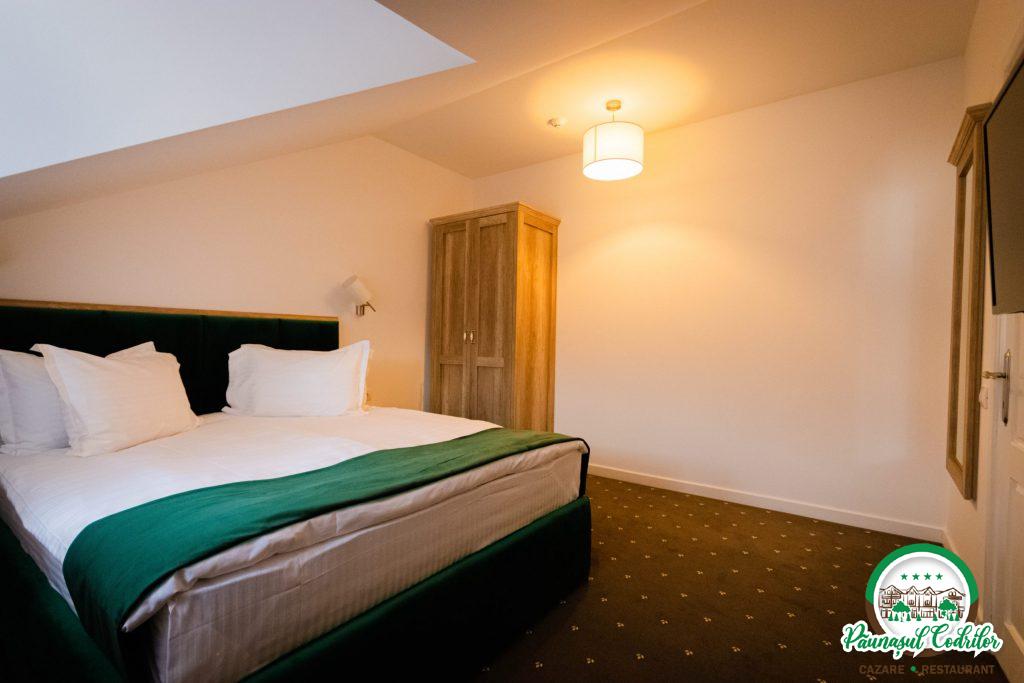 cazare motel Bucovina Campulung Moldovenesc Paunasul Codrilor
