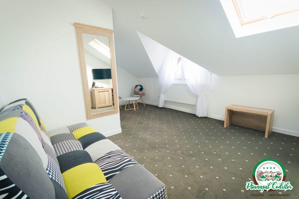 cazare motel Bucovina Campulung Moldovenesc Paunasul Codrilor