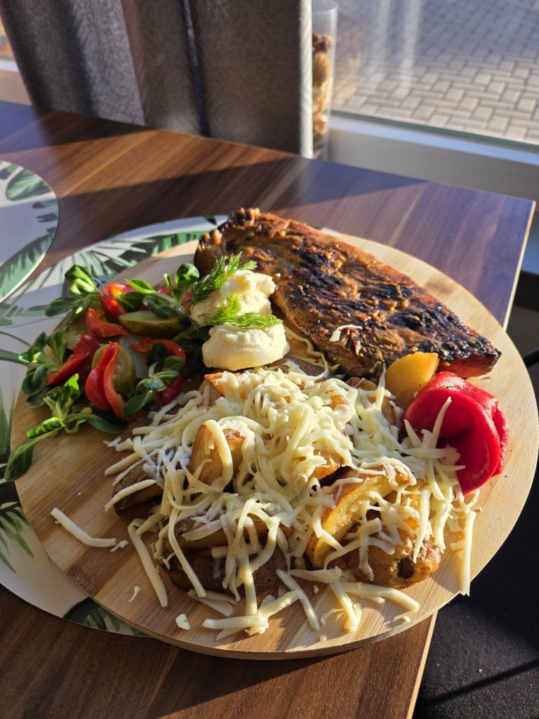 Restaurant Paunasul Codrilor Cazare Bucovina Campulung Moldovenesc